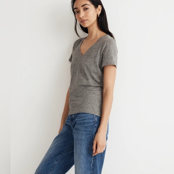 Madewell Whisper Cotton V-Neck Tee - Picture 2 of 7